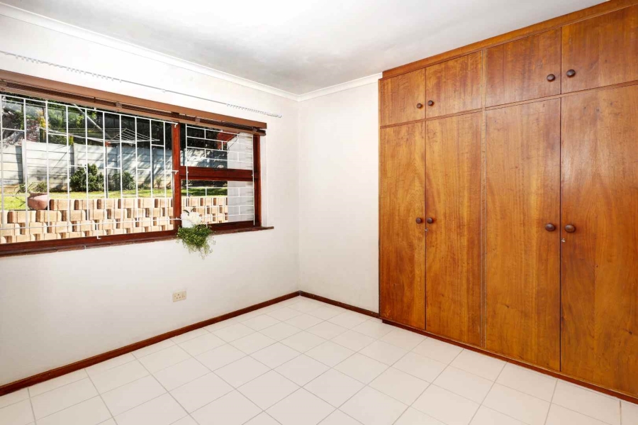 To Let 3 Bedroom Property for Rent in Loevenstein Western Cape